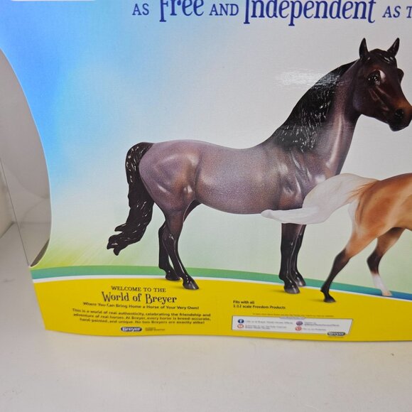Breyer Wild Mustang Family Freedom Series 1:12 Scale TSC 2024 Horse - Picture 5 of 10